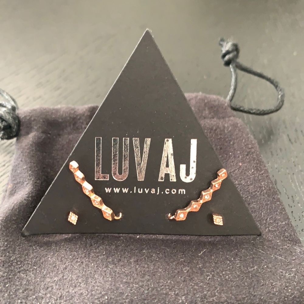 Luv AJ 4 piece set - new